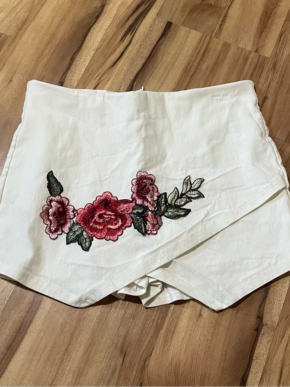 Fashion Nova "You Are Love" Rose Embroidered White Asymmetrical Wrap Skort M